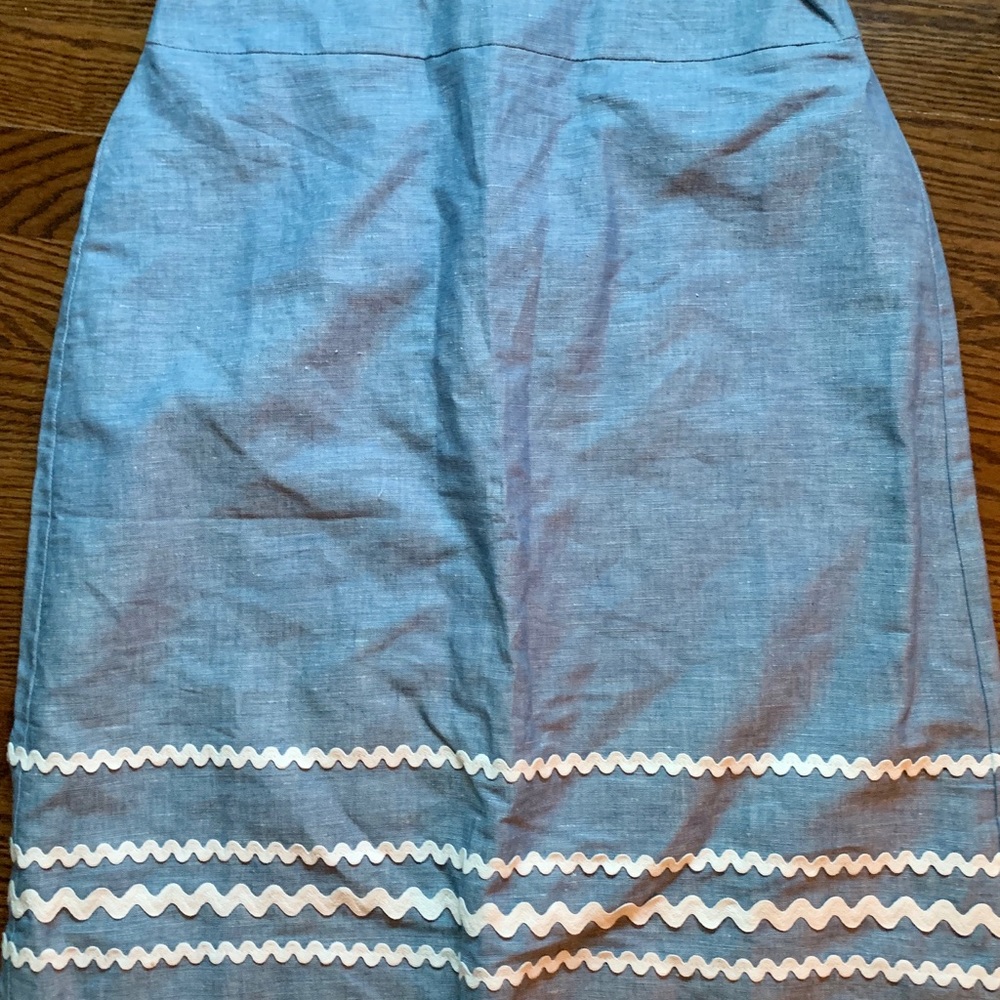 Ann Taylor knee length blue chambray skirt - NWOT